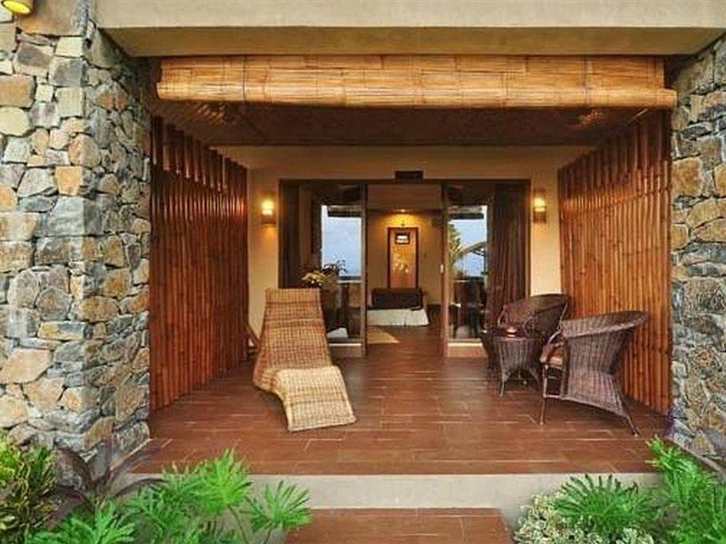 Готель Sunsethouse Lombok Mangsit Екстер'єр фото