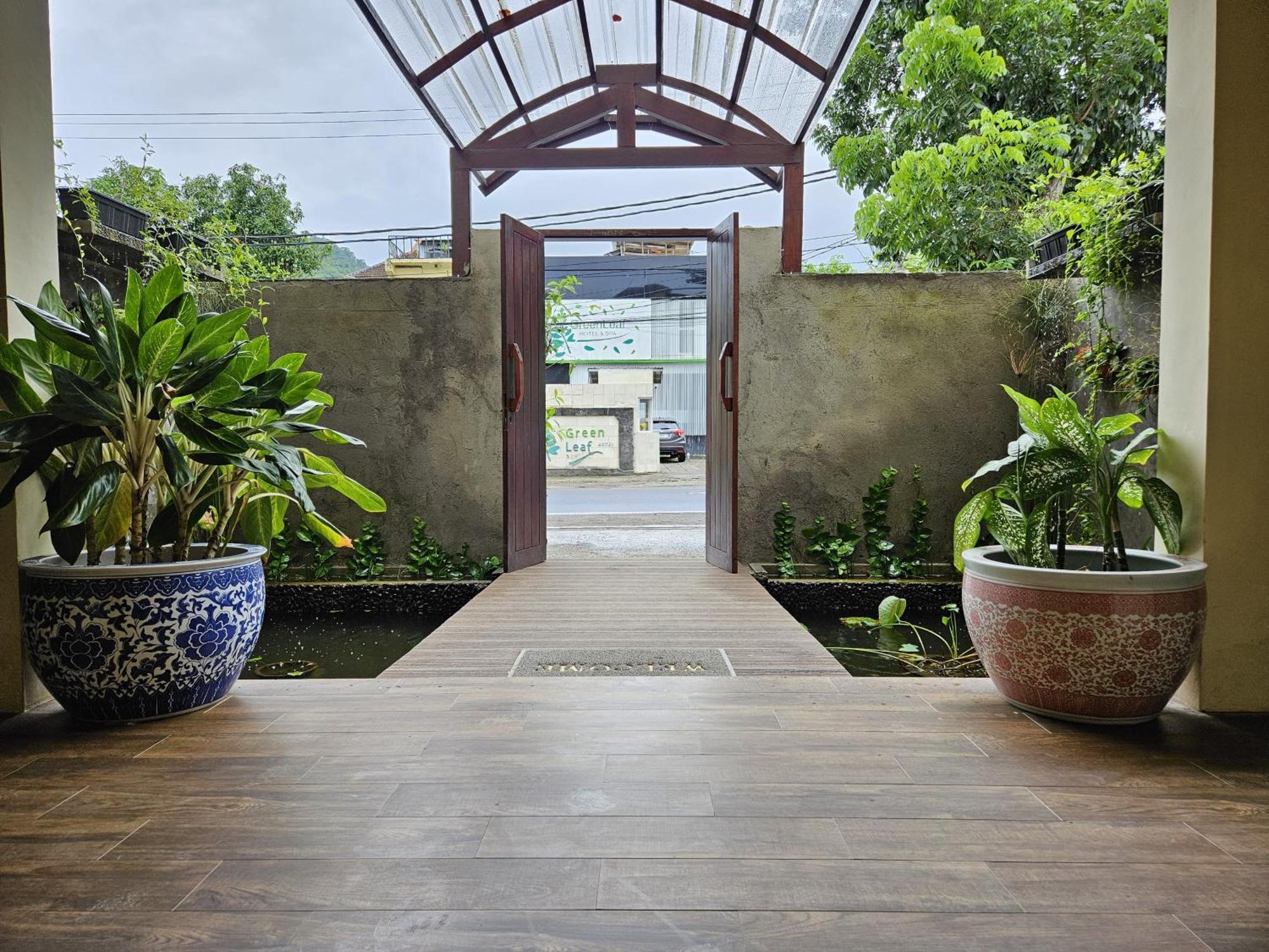 Готель Sunsethouse Lombok Mangsit Екстер'єр фото