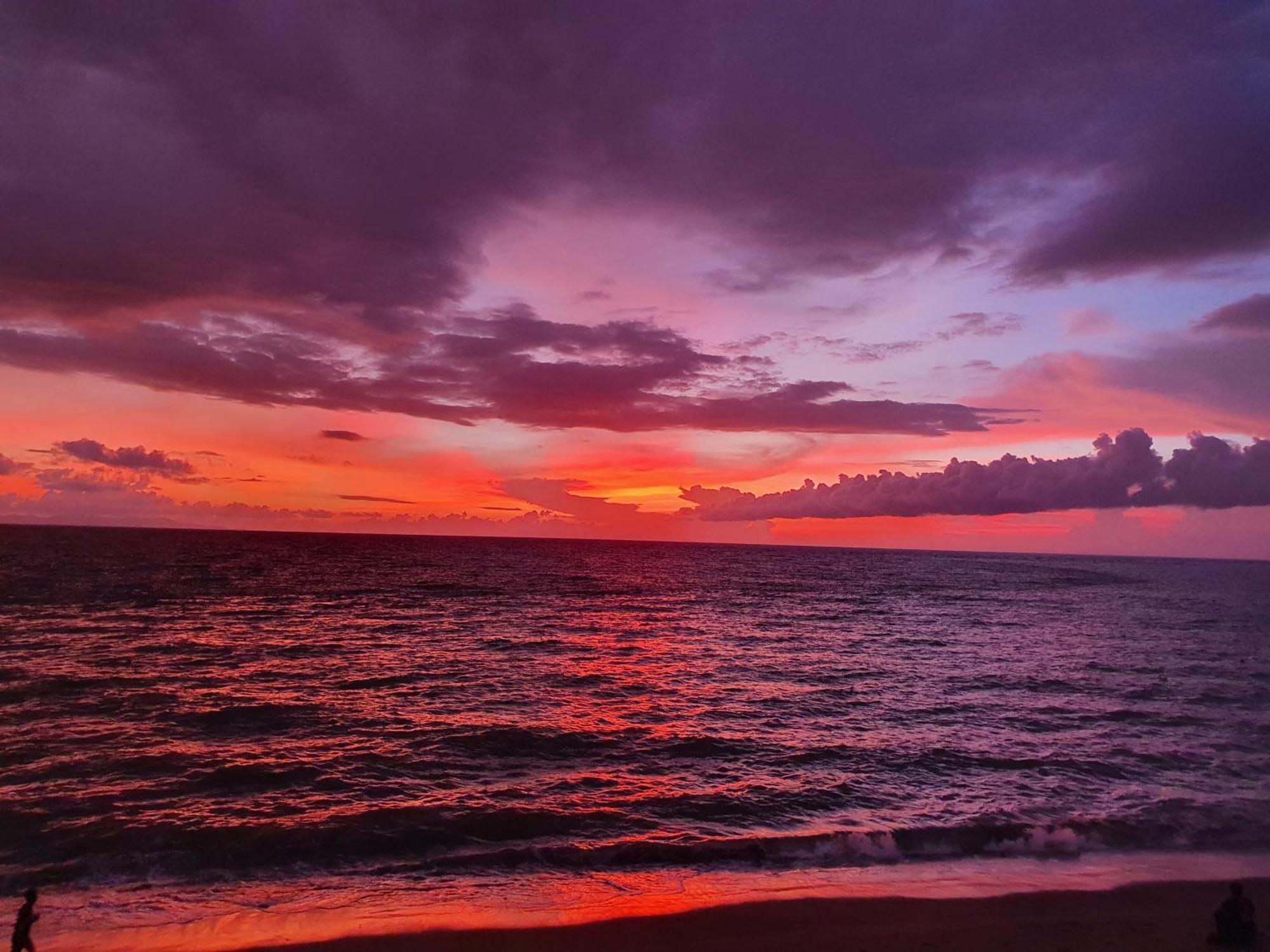 Готель Sunsethouse Lombok Mangsit Екстер'єр фото