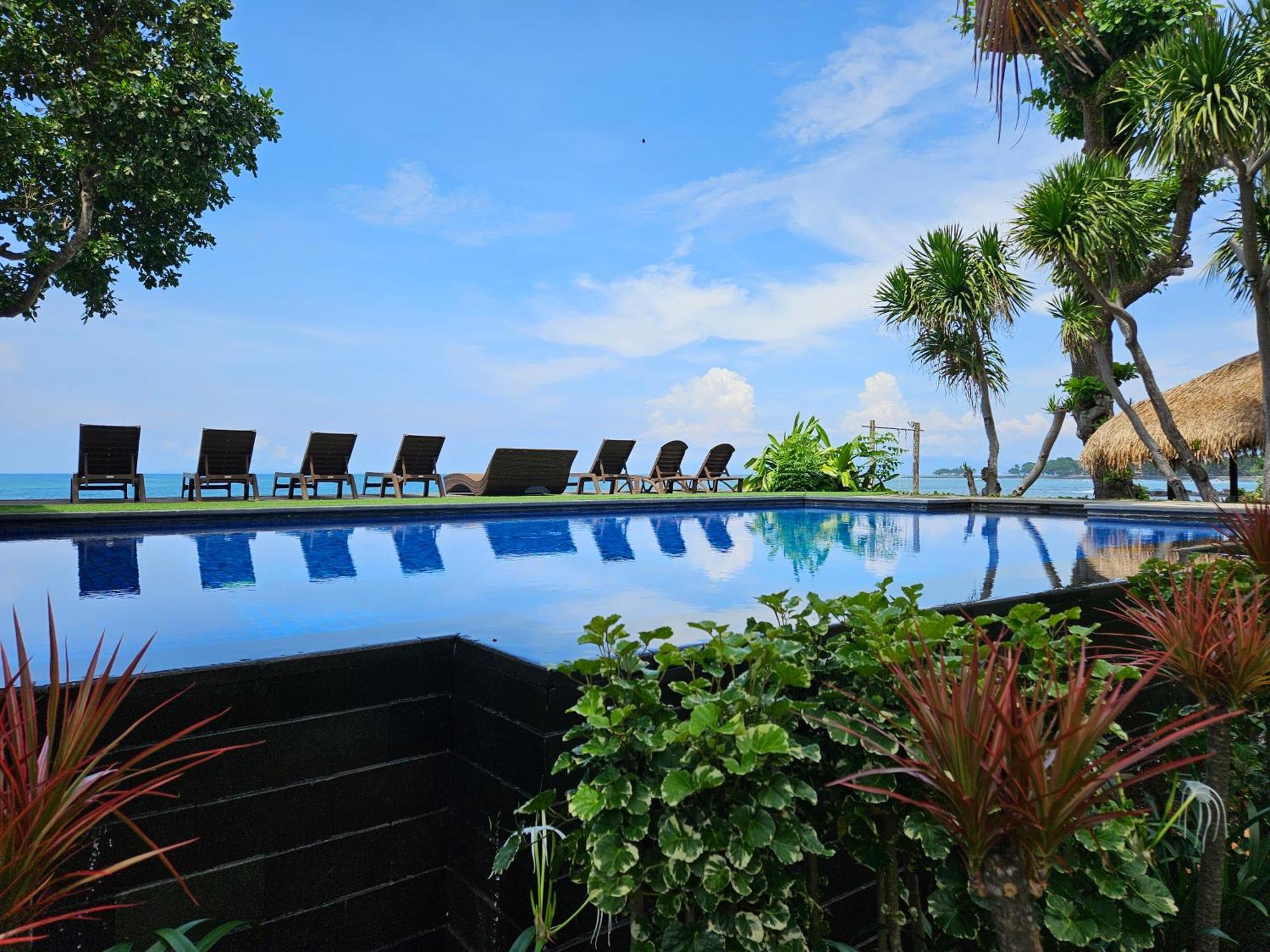 Готель Sunsethouse Lombok Mangsit Екстер'єр фото