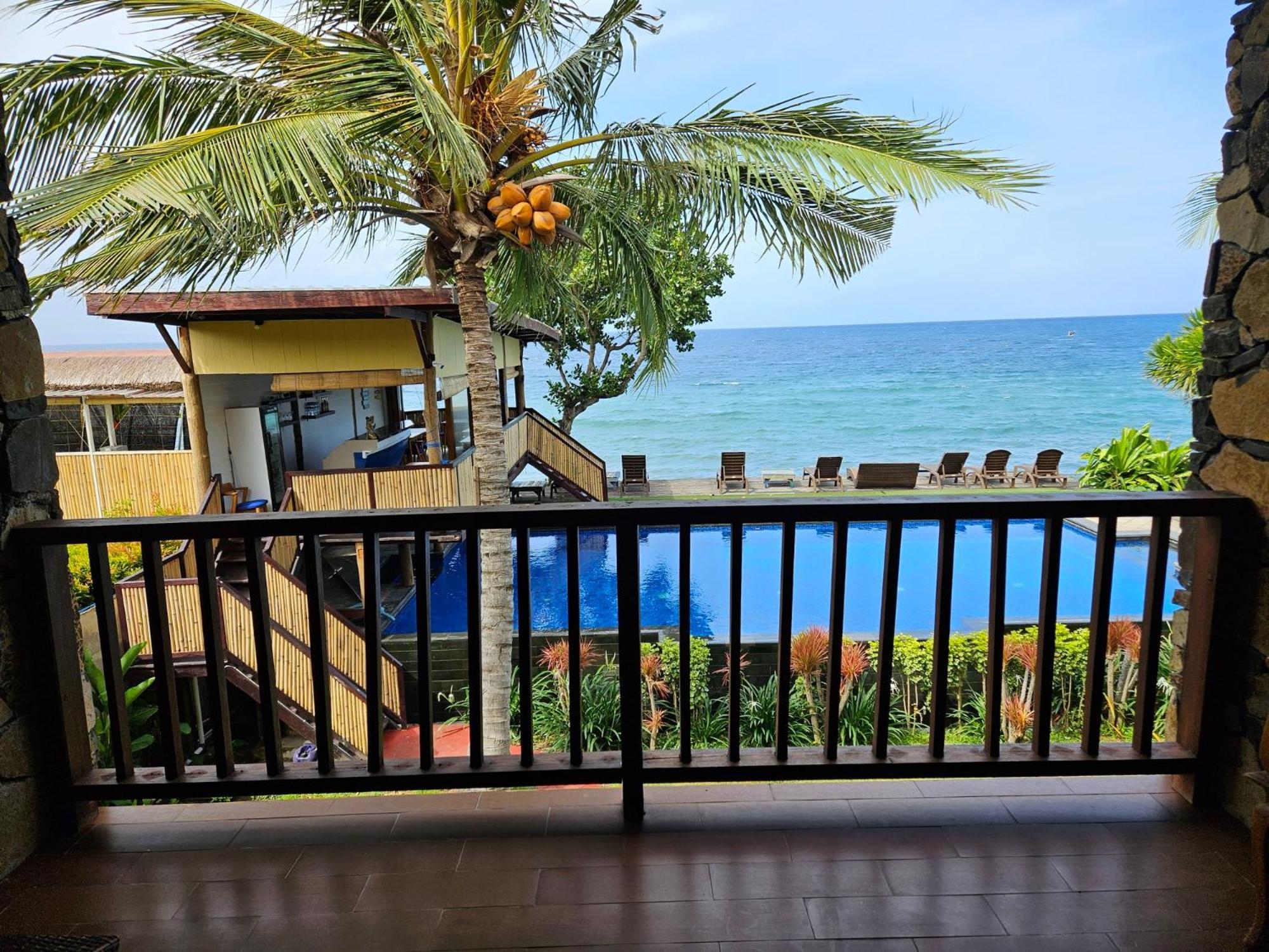 Готель Sunsethouse Lombok Mangsit Екстер'єр фото